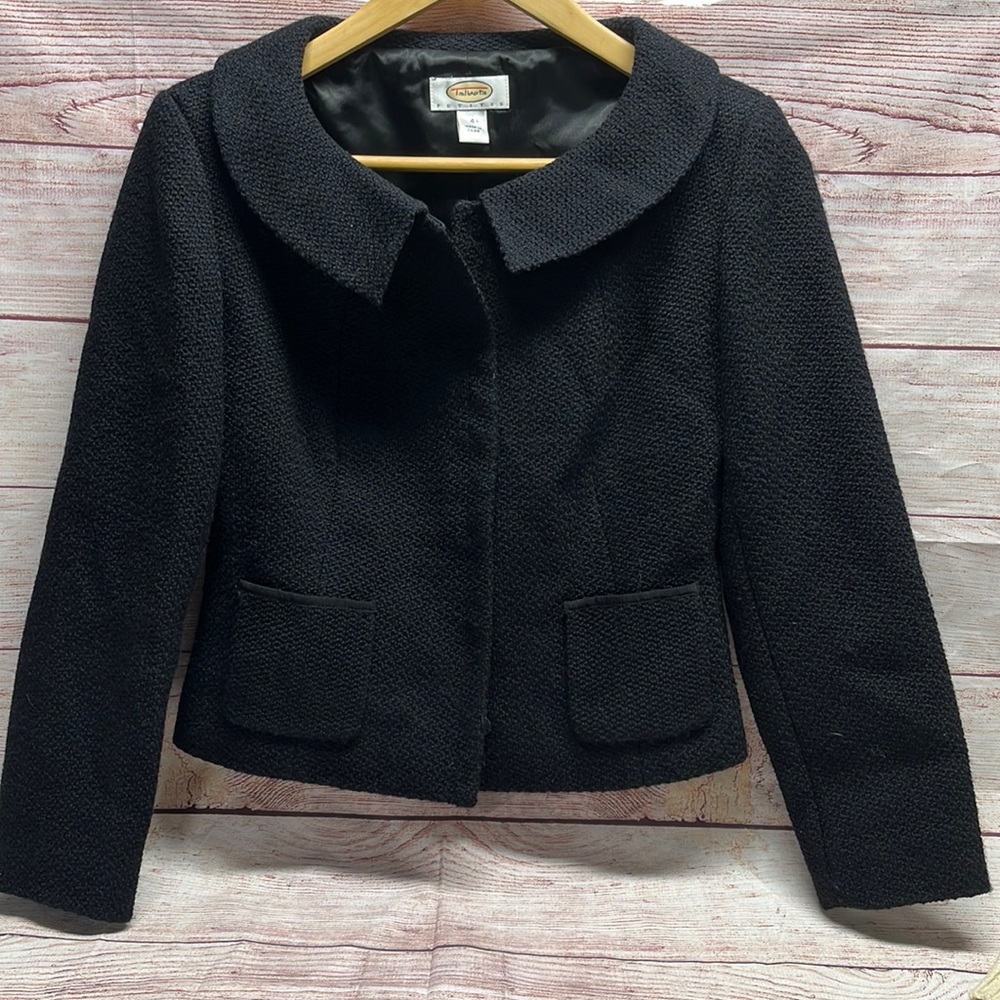 Black cropped blazer